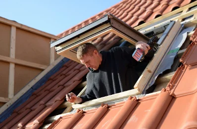 Pose de fenêtres de toit Velux à Guimaëc